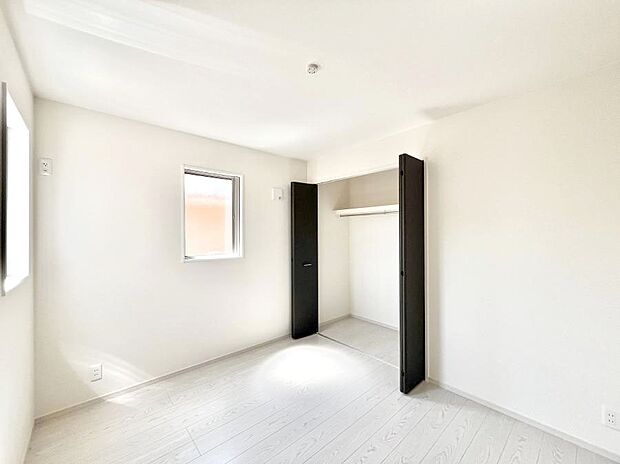 子供部屋にもおすすめな収納スペースたっぷりの居室