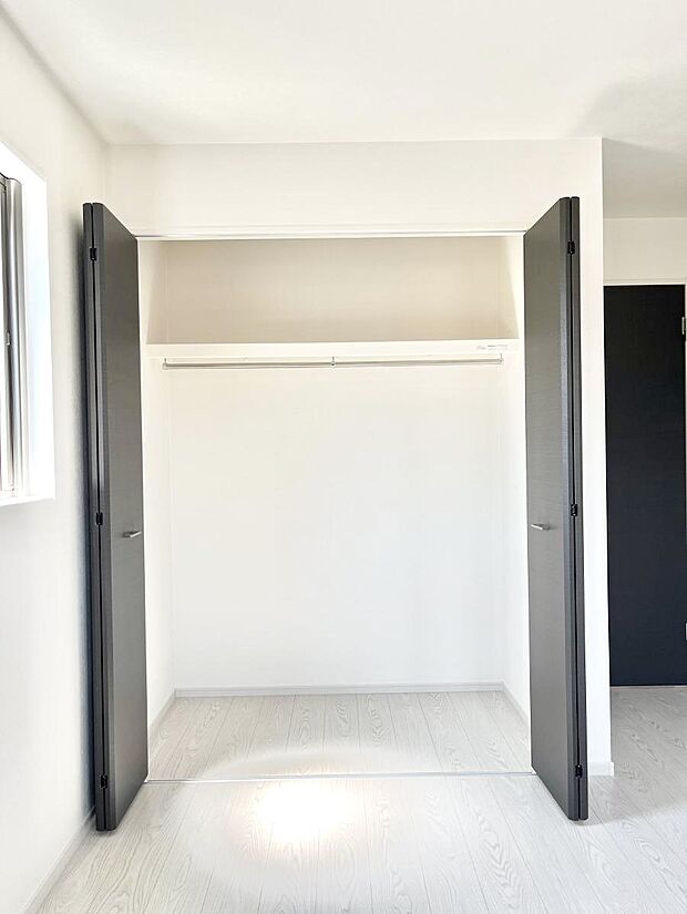 たっぷりの収納スペースで快適に暮らせそう