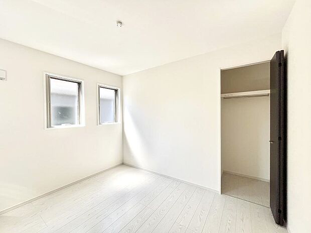 子供部屋にもおすすめな収納スペースたっぷりの居室