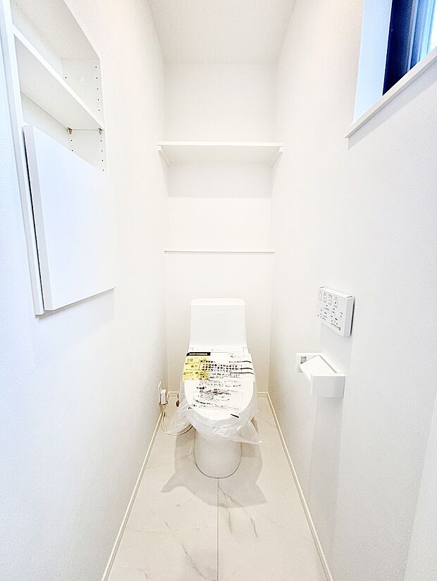 白を基調とした清潔感のある落ち着ける空間