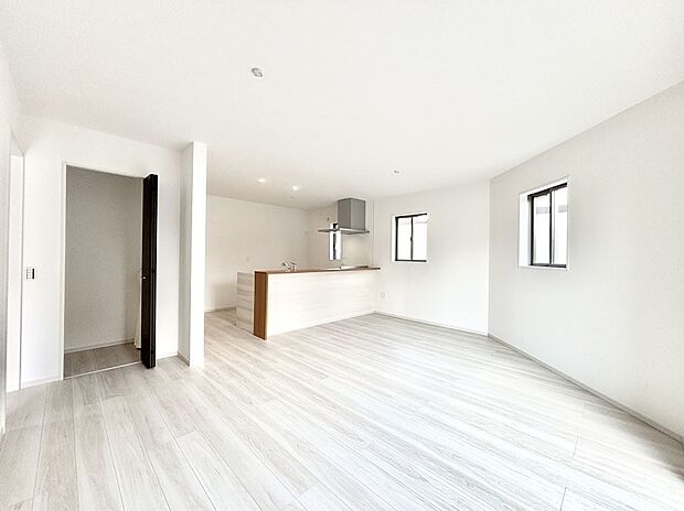 住む方の個性が引き出される、インテリアを考えるのが楽しみなリビングです！ 