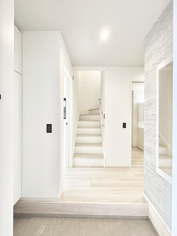 家族の帰宅やお客様をあたたかく迎える玄関