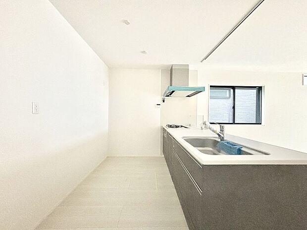 ゆとりあるキッチンではご家族と楽しくお料理ができます。