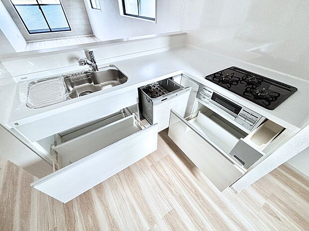 使いやすさを優先したスライド式収納タイプ!