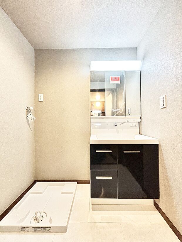 収納力と機能性に優れた洗面化粧台  