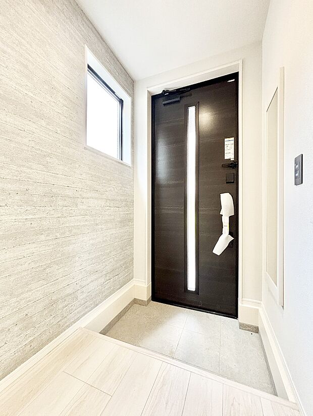 家族の帰宅やお客様をあたたかく迎える玄関  