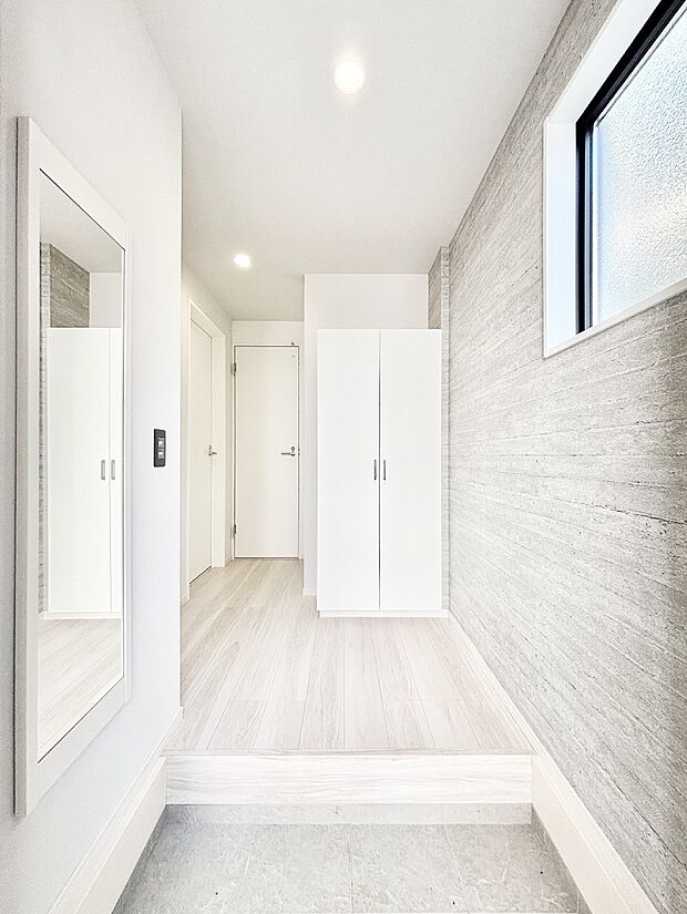 家族の帰宅やお客様をあたたかく迎える玄関  