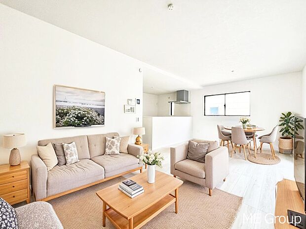 落ち着いた雰囲気のＬＤＫは家族みんなの快適空間※家具はCGです  