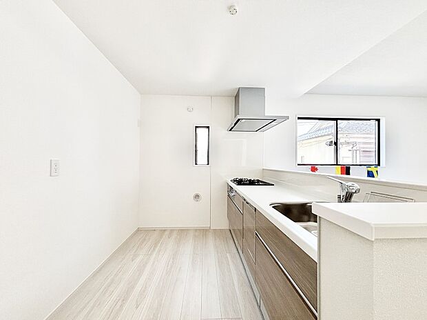 広々とした使い勝手の良いキッチンで日々のお料理も楽しくなりそう  