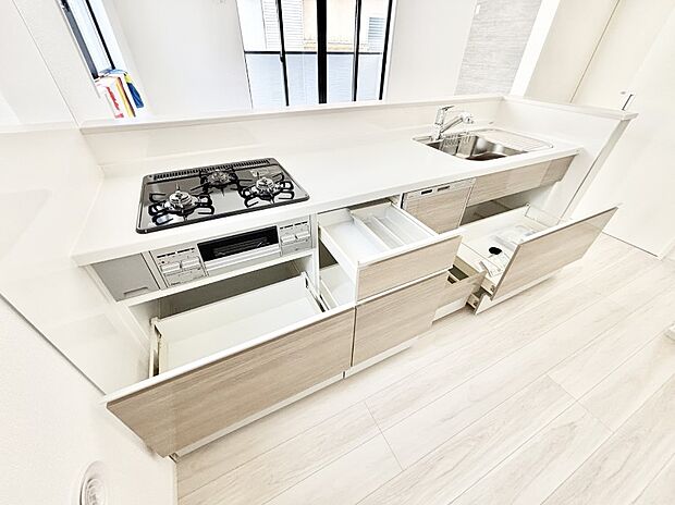 使いやすさを優先したスライド式収納タイプ！