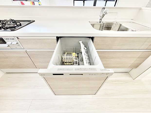 面倒なお片づけは食洗機にお任せ！家事の負担が減って、時間にも気持ちにもゆとりができます。