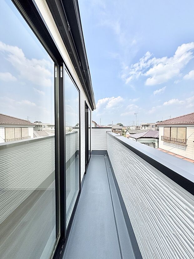 風通しの良いバルコニー  