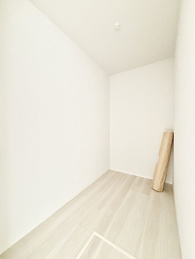 ウォークインクローゼットの活用で生活空間スッキリ  