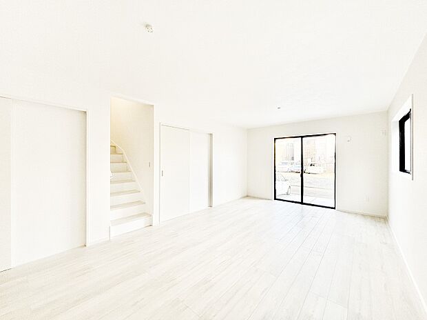 家族団らんの時間も増えそうなくつろぎのリビングダイニング