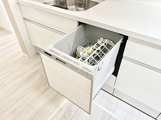 面倒なお片づけは食洗機にお任せ！家事の負担が減って、時間にも気持ちにもゆとりができます。