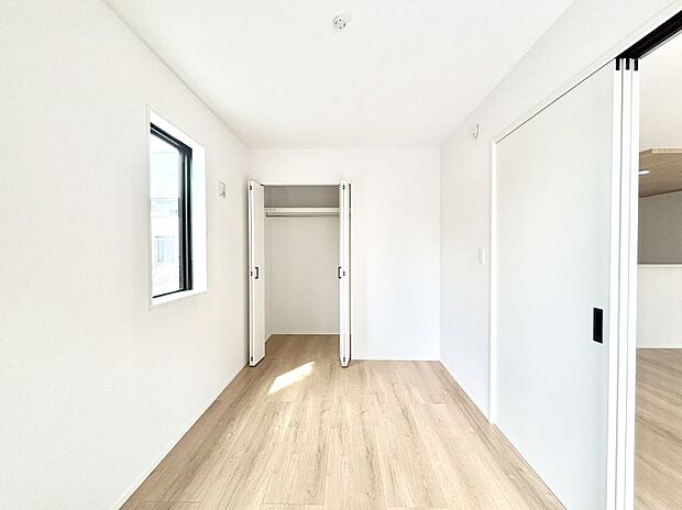 子供部屋にもおすすめな収納スペースたっぷりの居室