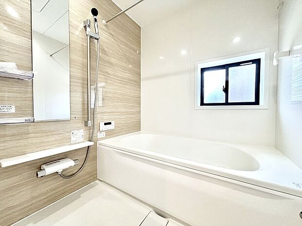 落ち着いた雰囲気でゆっくりお寛ぎいただけるバスルーム