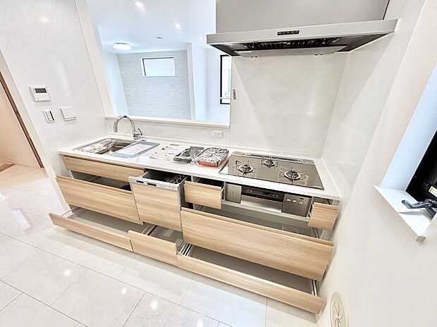 使いやすさを優先したスライド式収納タイプ!