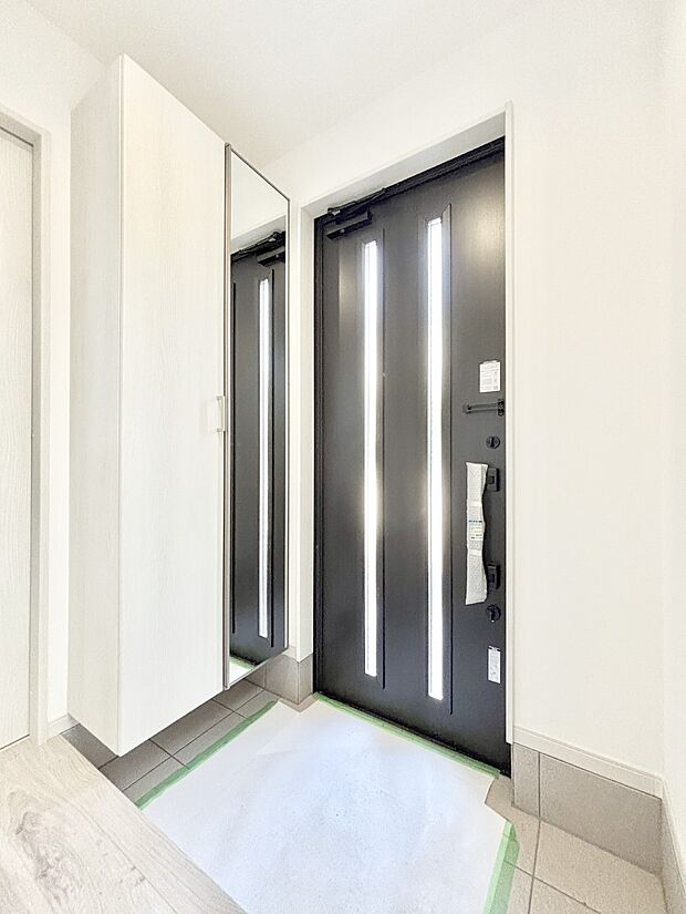 家族の帰宅やお客様をあたたかく迎える玄関