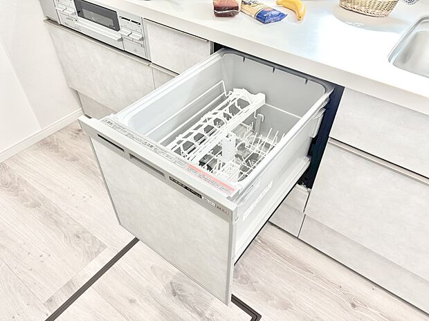 面倒なお片づけは食洗機にお任せ！家事の負担が減って、時間にも気持ちにもゆとりができます。