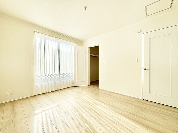 収納が充実しているので、居住スペースを広く使えます。 