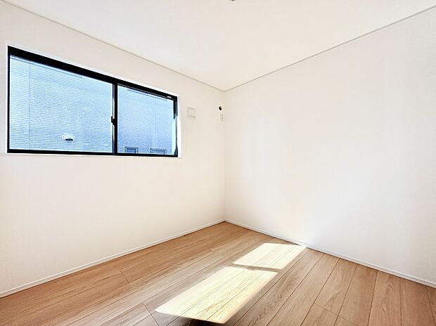 使いやすい形でベットや家具の置き方にも困ることもありません。   