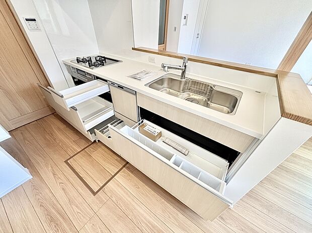 使いやすさを優先したスライド式収納タイプ！