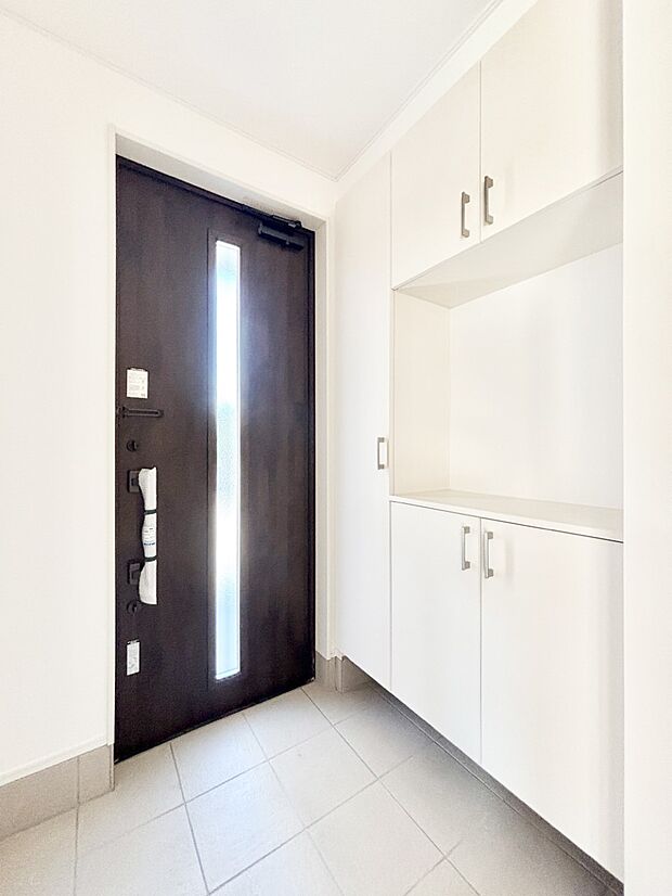 家族の帰宅やお客様をあたたかく迎える玄関