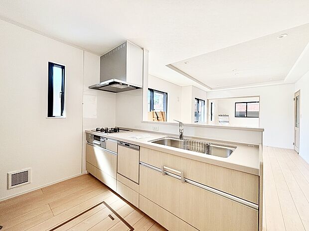 料理をしながらご家族との会話を楽しめる対面カウンターキッチン