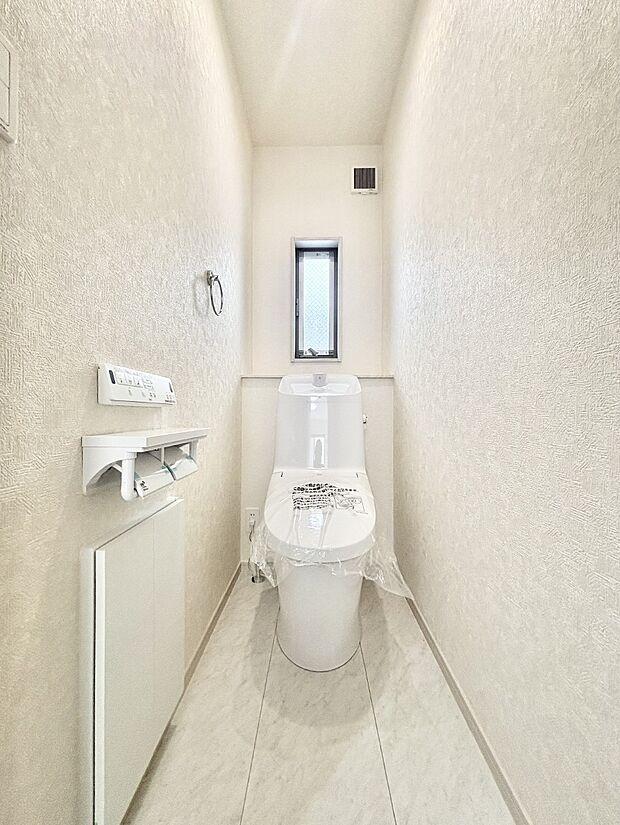 トイレは温水洗浄機能付き  