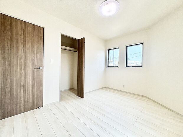 爽やかな日差しがお部屋全体を優しく包み込んでくれます