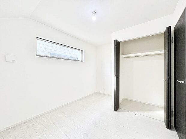 全居室2面採光＆クローゼット付きです  