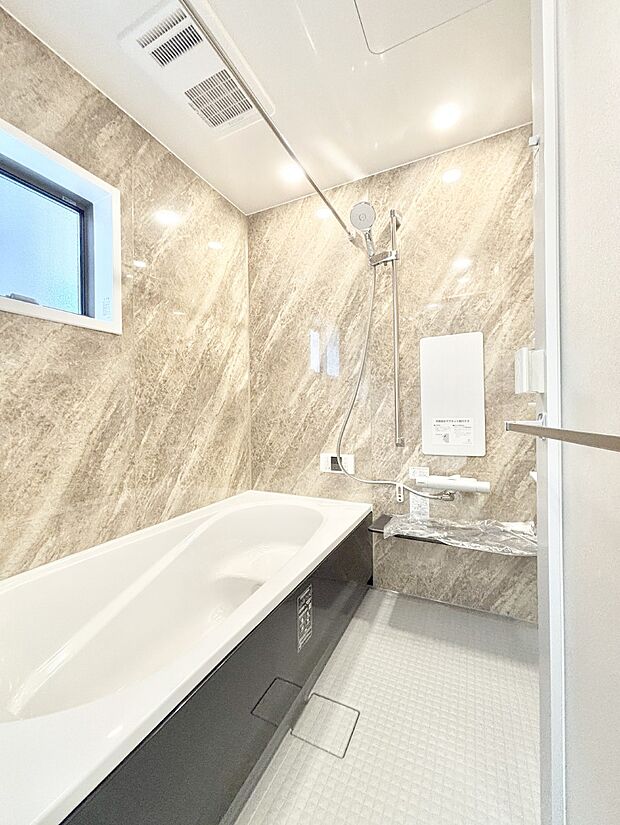 一日の疲れを癒やす大切なバスタイム。ゆっくりとお風呂を楽しんで疲れをとりたいですね！  