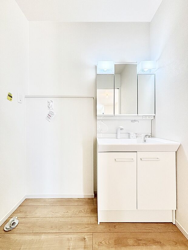 収納力と機能性に優れた洗面化粧台  