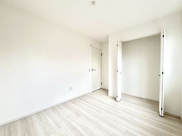 子供部屋にもおすすめな収納スペースたっぷりの居室