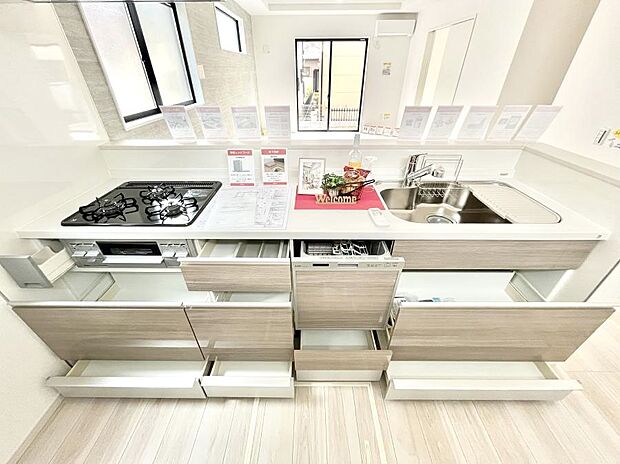 使いやすさを優先したスライド式収納タイプ!