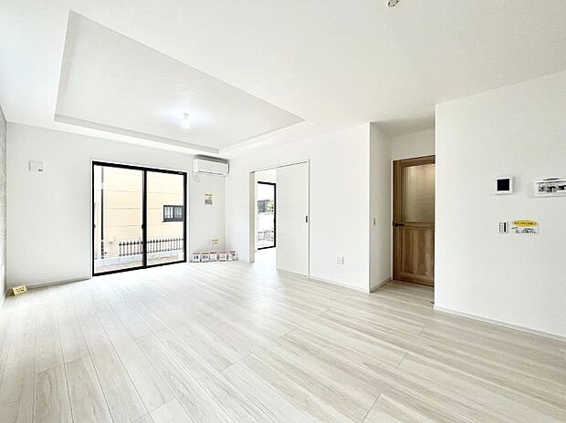 家族の笑顔が自然と生まれてくる、そんな雰囲気のダイニングに仕上がっています