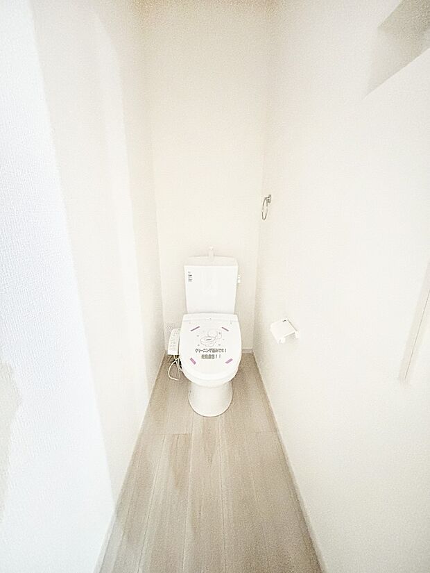 トイレは安心の2箇所！朝のバタバタも一安心です。 