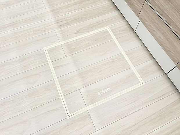 床下収納付き!日用品・非常用品の収納にも大活躍。