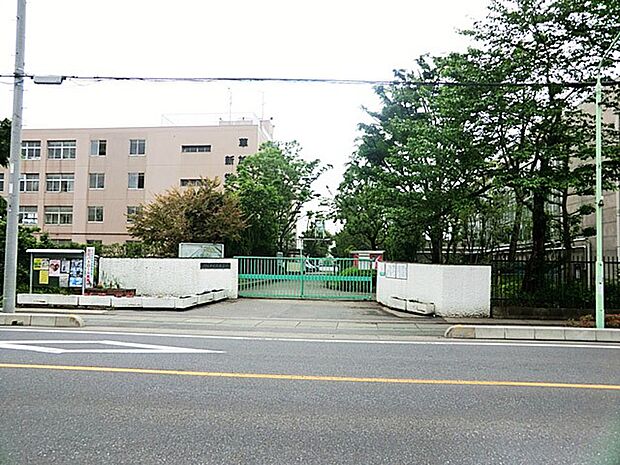 中学校 748m 草加市立新栄中学校