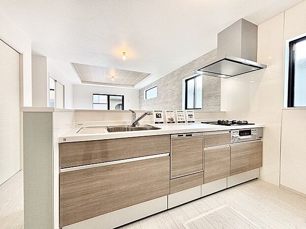 料理をしながらご家族との会話を楽しめる対面カウンターキッチン