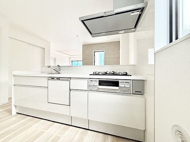 広々とした使い勝手の良いキッチンで日々のお料理も楽しくなりそう