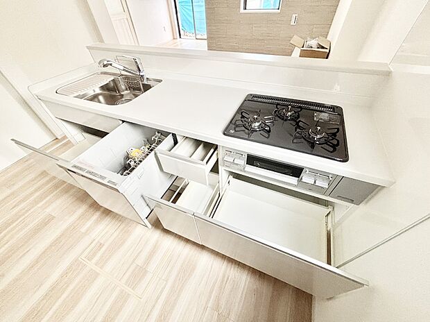 使いやすさを優先したスライド式収納タイプ！