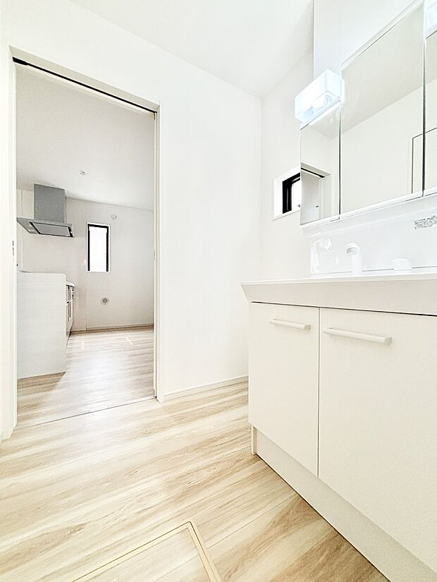 広々とゆとりのあるランドリースペース