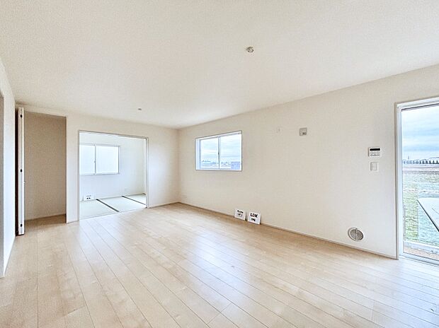 家族の笑顔が自然と生まれてくる、そんな雰囲気のダイニングに仕上がっています。