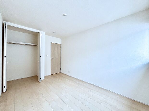 子供部屋にもおすすめな収納スペースたっぷりの居室