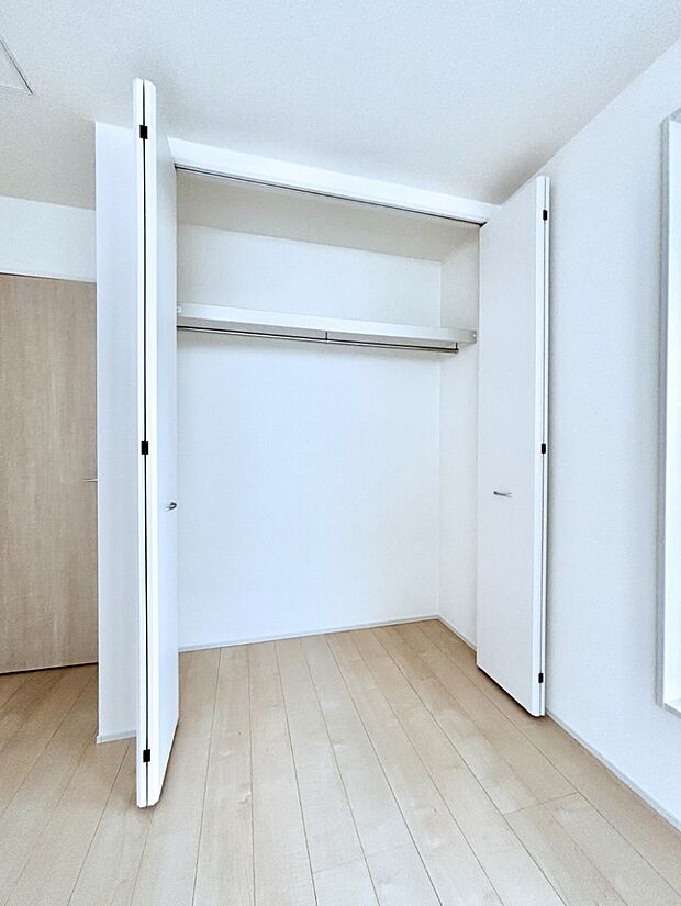 たっぷりの収納スペースで快適に暮らせそう 