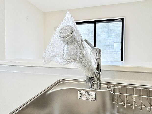 いつでも清潔なおいしいお水を。一つの水栓で水道水と浄水を使い分け。