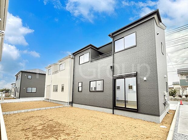 洗練された外観、上質な住空間が広がる室内は永く安心して過ごせる住居です。