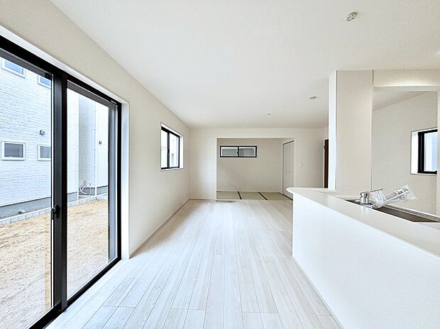 家族の笑顔が自然と生まれてくる、そんな雰囲気のダイニングに仕上がっています 